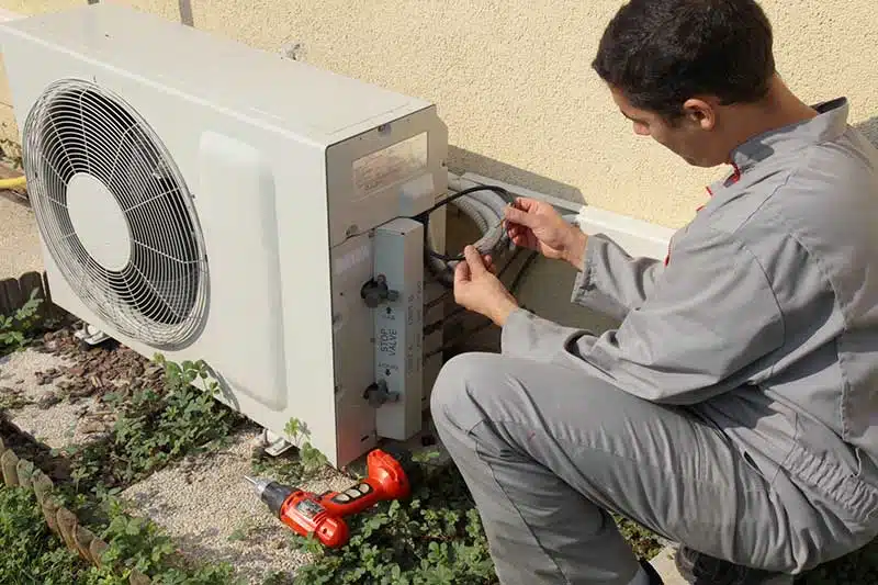 À qui confier l’entretien de votre pompe à chaleur air air